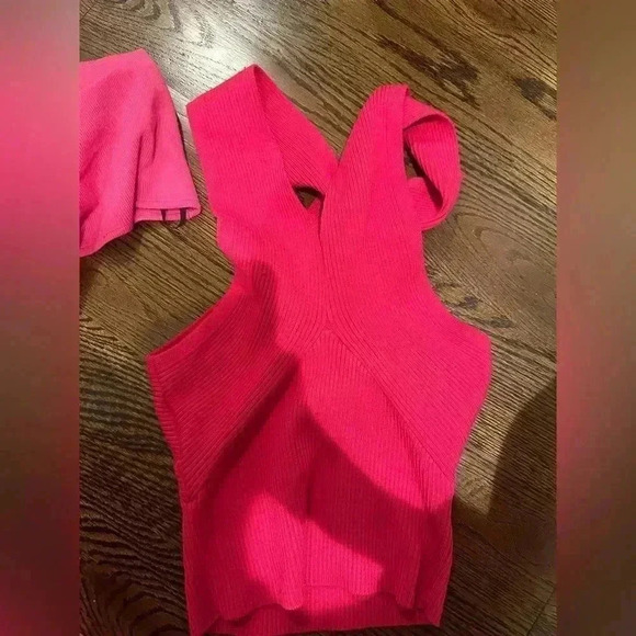 pink top  - Picture 1 of 3